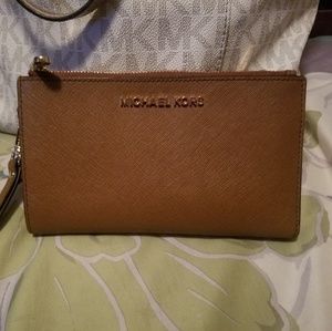 Michael Kors wristlet/wallet